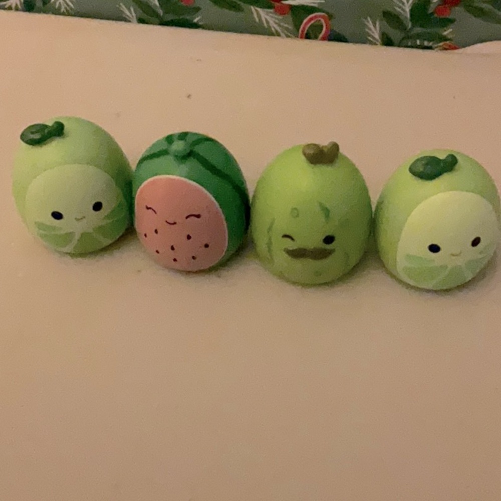 4 piece green fruit set